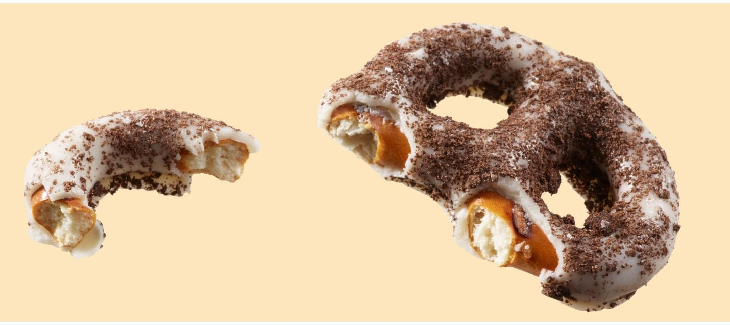 HERSHEY'S COOKIES' N' CREME Coated Pretzels. 170g